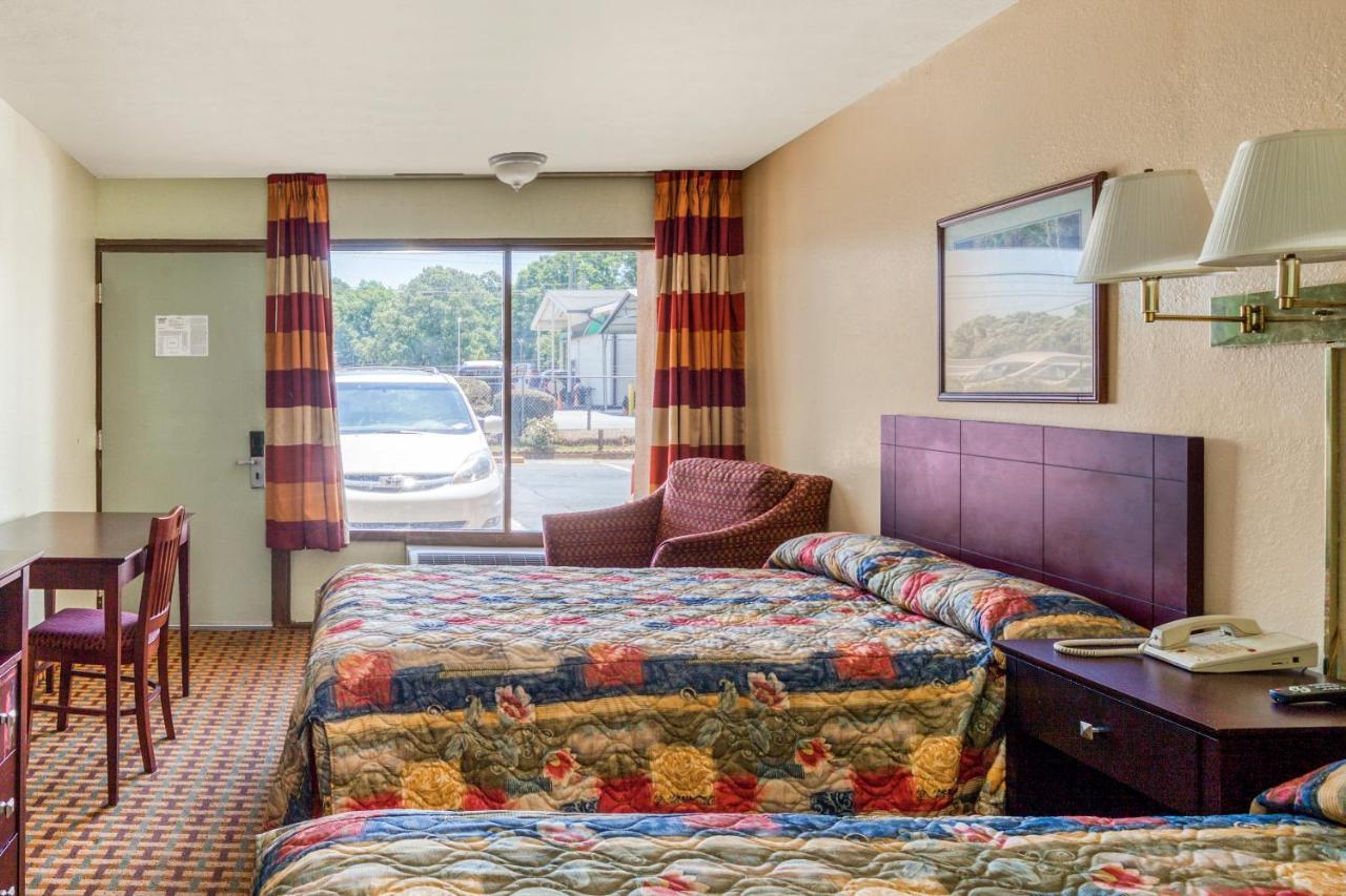 Oyo Hotel Decatur I-20 East & Wesley Club Dr Exterior photo