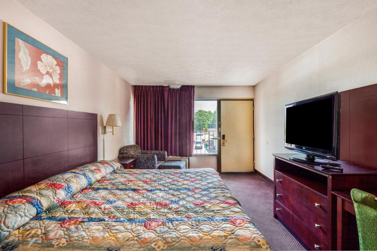 Oyo Hotel Decatur I-20 East & Wesley Club Dr Exterior photo
