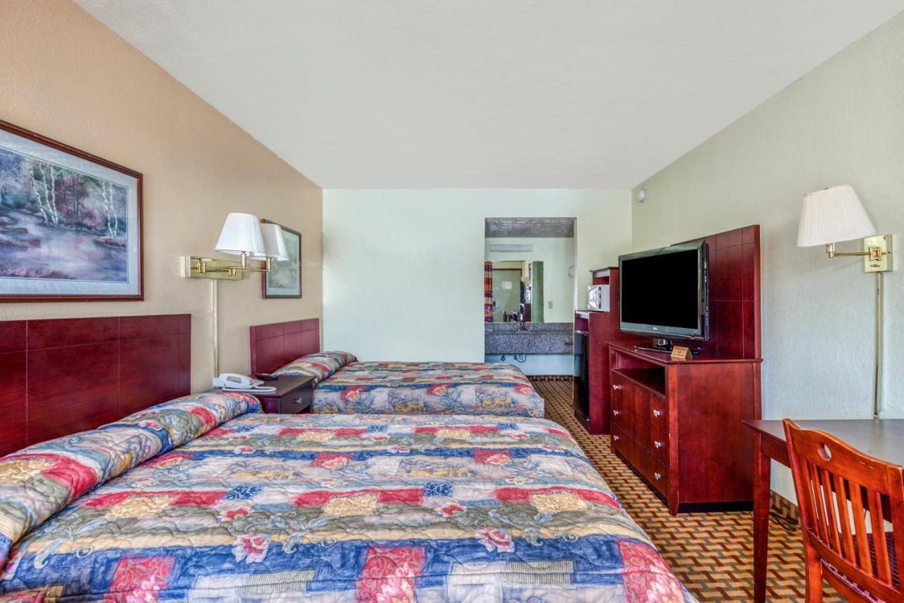 Oyo Hotel Decatur I-20 East & Wesley Club Dr Exterior photo