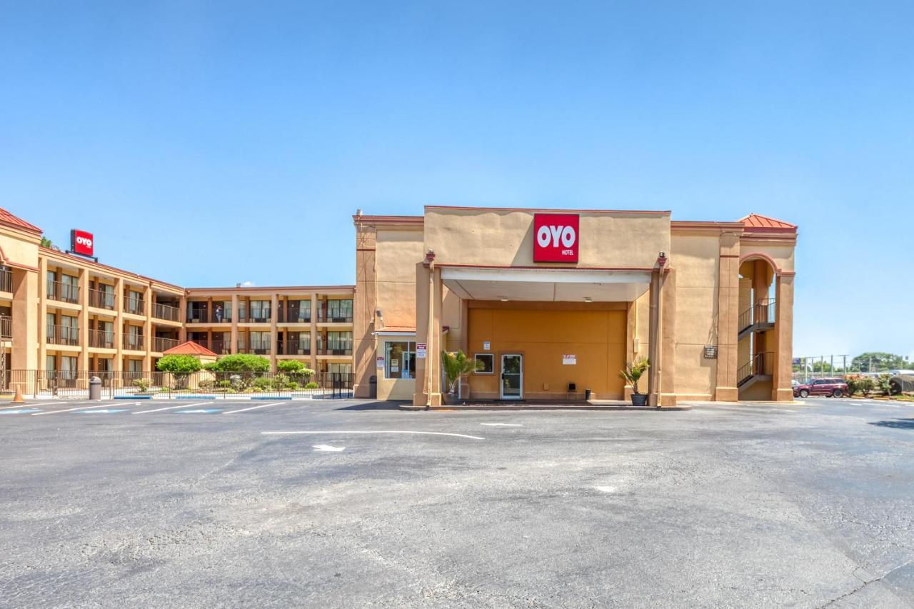 Oyo Hotel Decatur I-20 East & Wesley Club Dr Exterior photo